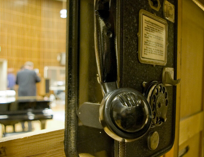 Telefon ins Nichts