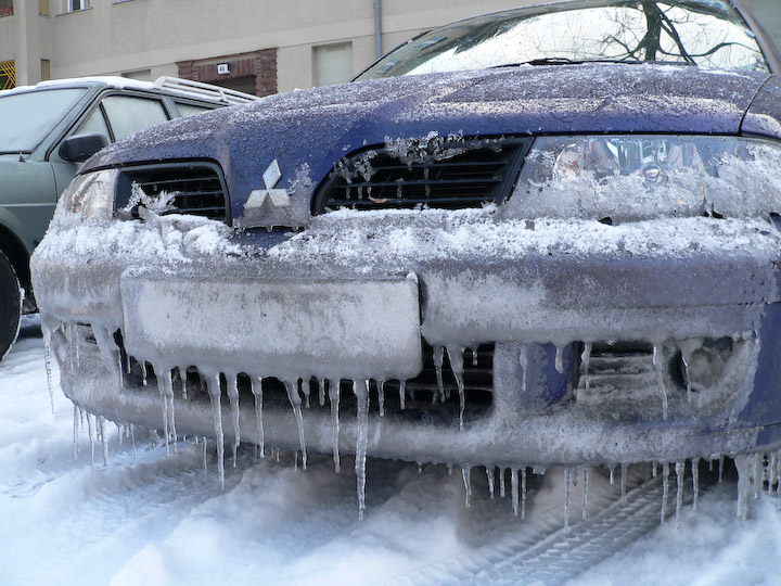 Auto vereist. Foto: Hufner