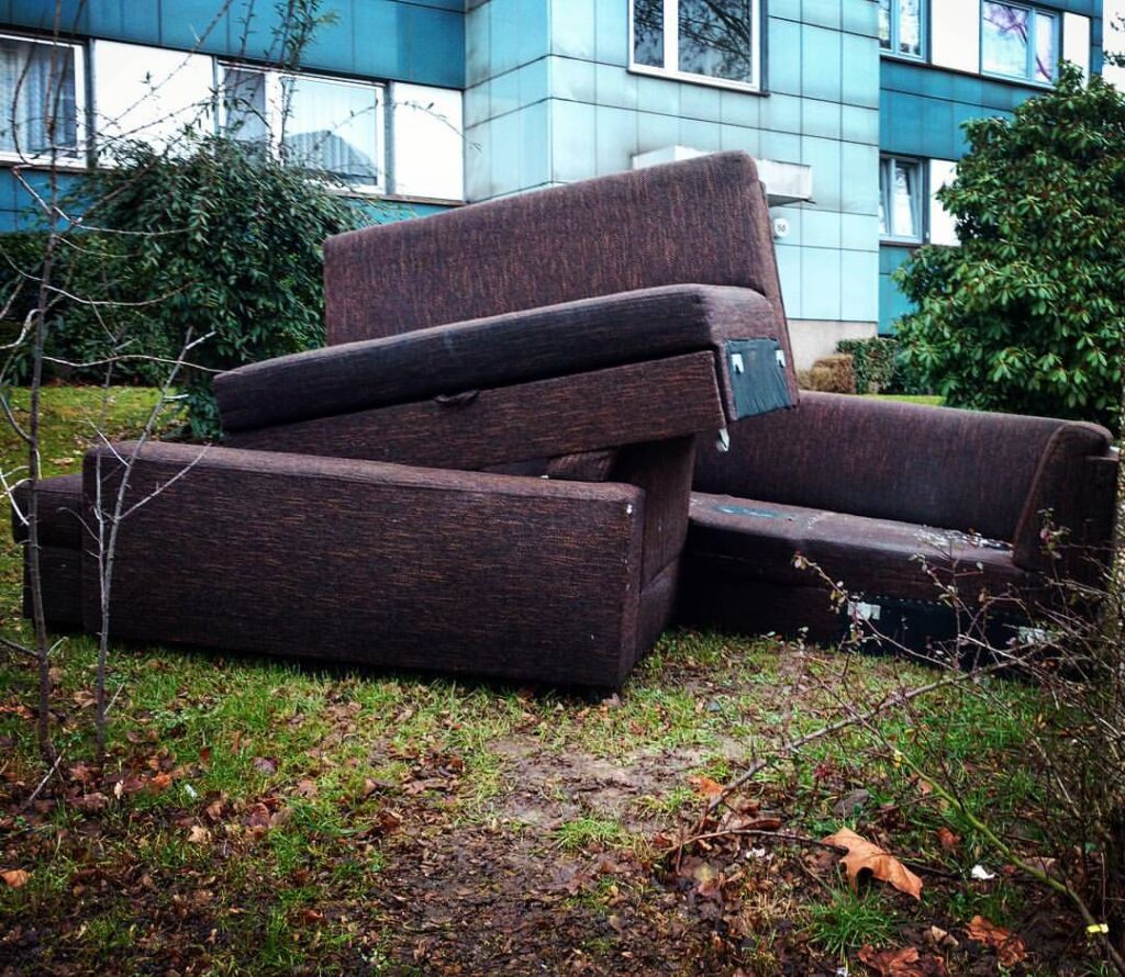 #Kunst vorm Bau. Eine gemütliche Sofaecke im Pott. Foto: Hufner #Kunst vorm Bau. Eine gemütliche Sofaecke im Pott. Foto: Hufner